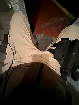 Snapshot of Raczos chatting on October 19, 2:23 am Raczos online show from October 19, 2:23 am