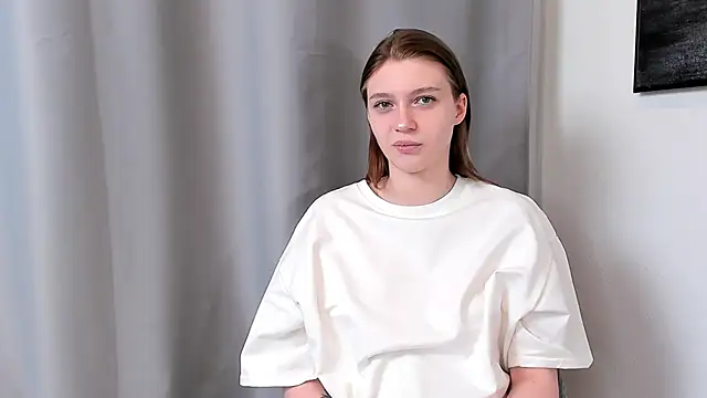 RoslynArcuo online show from October 14, 5:25 pm