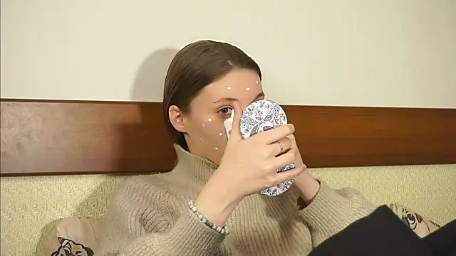 RoslynArcuo online show from November 15, 8:05 pm