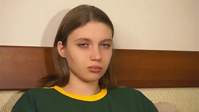 RoslynArcuo online show from November 21, 8:40 pm