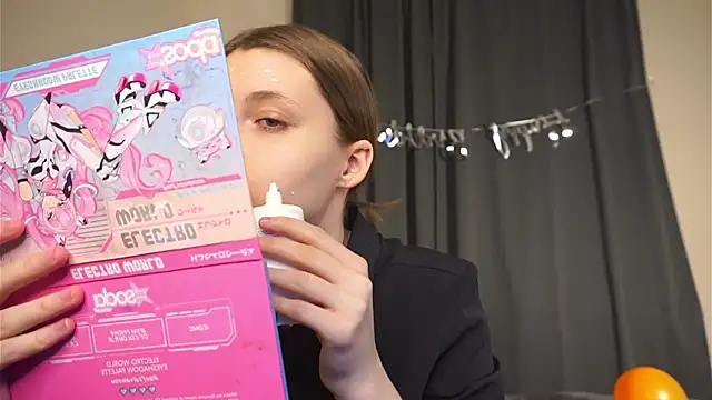 RoslynArcuo online show from November 22, 8:19 pm