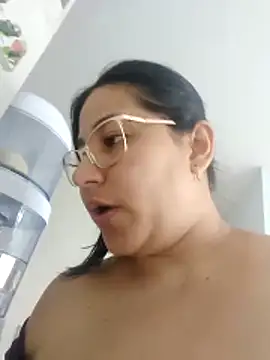 Snapshot of kassandra_luxury chatting on November 29, 7:17 pm kassandra luxury online show from November 29, 7:17 pm