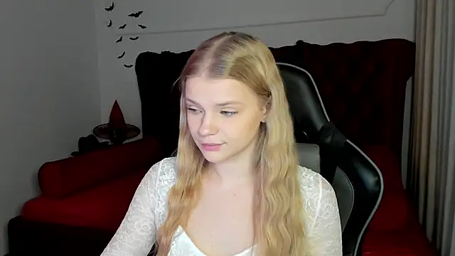 LilitRosen online show from November 4, 6:40 pm