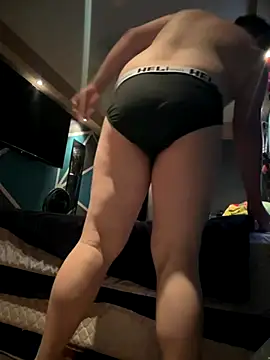 Snapshot of AlexRZ93 chatting on October 20, 11:16 pm AlexRZ93 online show from October 20, 11:16 pm