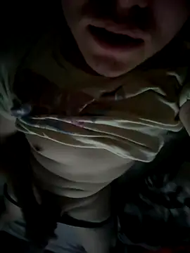 Snapshot of AlexRZ93 chatting on December 16, 5:23 am AlexRZ93 online show from December 16, 5:23 am