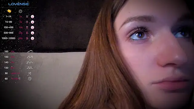 Snapshot of VickiRoom chatting on December 14, 2:56 am VickiRoom online show from December 14, 2:56 am