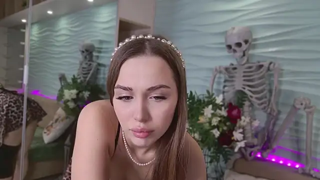 MiyaMeow- online show from October 23, 8:57 am