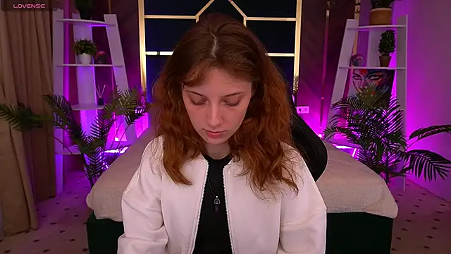 CuteeFoxy online show from October 21, 7:20 am