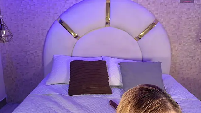 Snapshot of emmy_rose25 chatting on November 14, 11:53 am emmy rose25 online show from November 14, 11:53 am