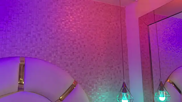 Snapshot of emmy_rose25 chatting on December 4, 11:52 am emmy rose25 online show from December 4, 11:52 am