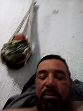 Snapshot of Motoboy100 chatting on November 30, 6:17 am Motoboy100 online show from November 30, 6:17 am