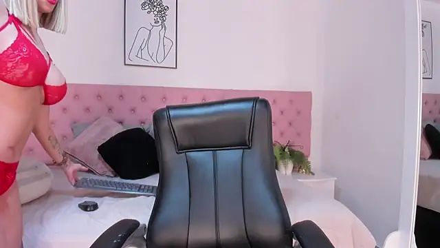 Hanna Garciia online show from October 19, 8:20 pm