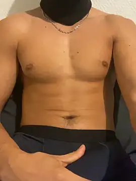 Snapshot of Rebeudeter_ chatting on December 3, 11:36 pm Rebeudeter online show from December 3, 11:36 pm