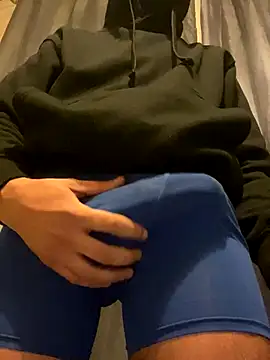 Snapshot of Rebeudeter_ chatting on December 17, 5:41 pm Rebeudeter online show from December 17, 5:41 pm