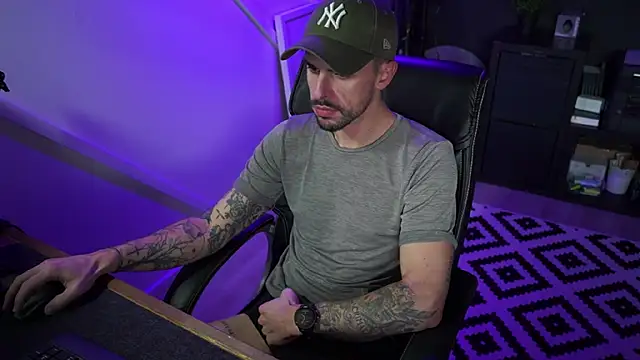 monsieurguitsxxx online show from December 1, 3:06 pm