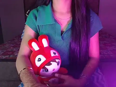 spicy sofiya - online show from November 28, 6:10 pm