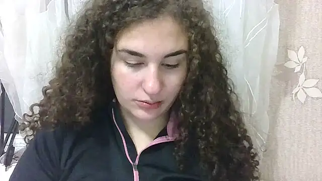 Snapshot of Kiki_Catty chatting on December 1, 6:13 pm Kiki Catty online show from December 1, 6:13 pm