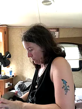 JT83FL online show from October 22, 5:13 pm