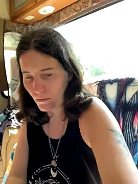 JT83FL online show from October 23, 6:28 pm