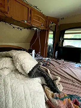 JT83FL online show from November 9, 9:02 pm