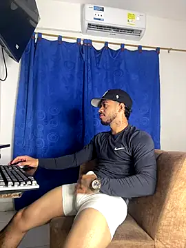 Kylian Alessandro online show from November 3, 6:58 am