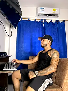 Kylian Alessandro online show from November 15, 7:10 pm