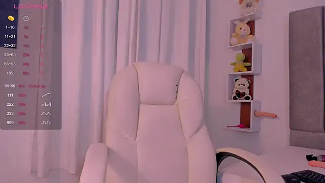 Snapshot of Miaa_Star1 chatting on October 20, 1:11 pm Miaa Star1 online show from October 20, 1:11 pm