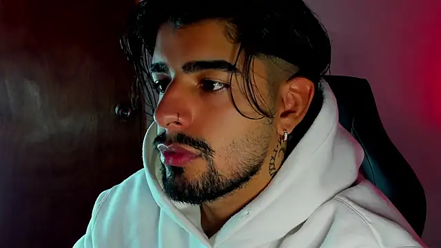 maximo black  online show from October 31, 3:35 pm