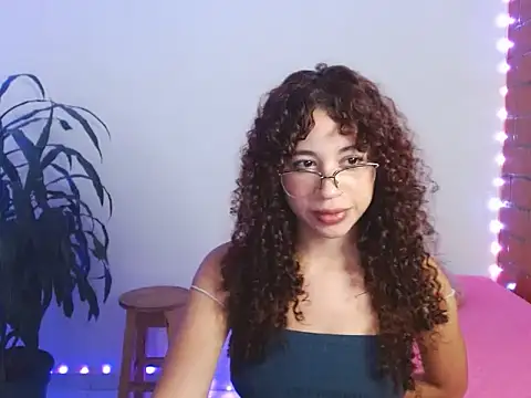 Snapshot of Medussa3033 chatting on October 16, 10:44 pm Medussa3033 online show from October 16, 10:44 pm