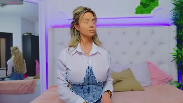 AriannaSins online show from January 16, 1:47 pm