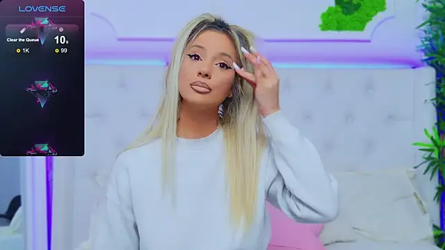 AriannaSins online show from February 4, 3:57 pm