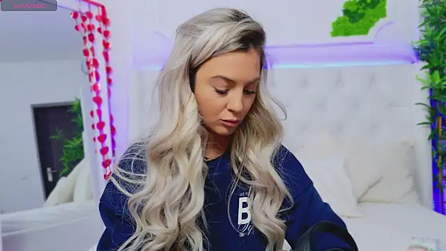 AriannaSins online show from March 4, 1:17 pm