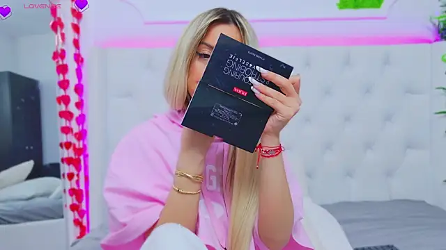 AriannaSins online show from March 11, 4:29 pm