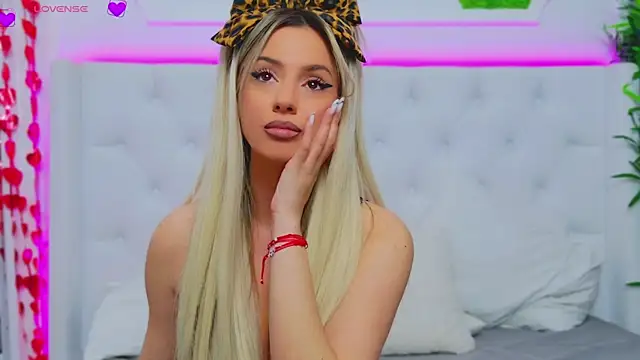 AriannaSins online show from March 12, 4:46 pm