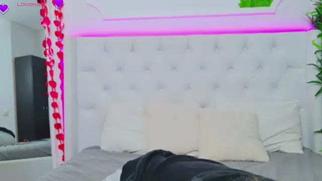 AriannaSins online show from March 17, 1:18 pm