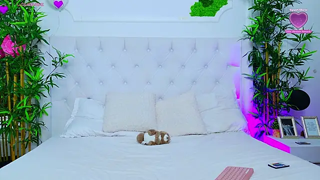 AriannaSins online show from October 15, 1:33 pm