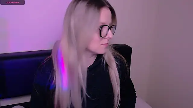 AllaLeomz online show from October 21, 6:47 am