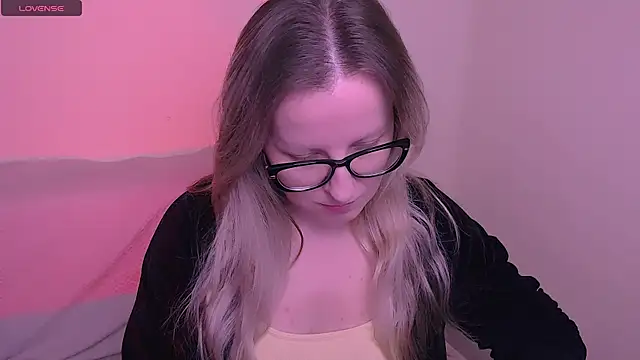 AllaLeomz online show from November 11, 8:03 am