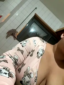 menina coimbrinha online show from October 18, 10:10 pm