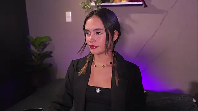 adahara miller17 online show from December 4, 2:10 am