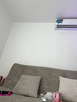 Snapshot of Julietalcl chatting on October 31, 9:05 pm Julietalcl online show from October 31, 9:05 pm