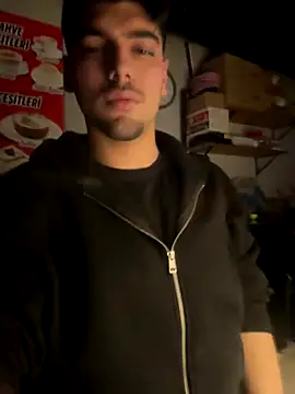 Snapshot of emir343475 chatting on November 18, 5:06 pm emir343475 online show from November 18, 5:06 pm