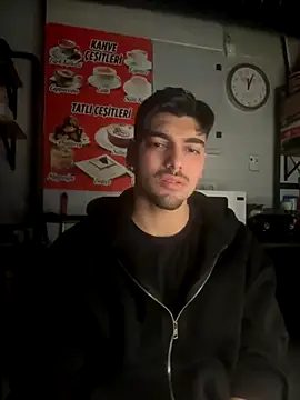 Snapshot of emir343475 chatting on November 26, 9:05 pm emir343475 online show from November 26, 9:05 pm