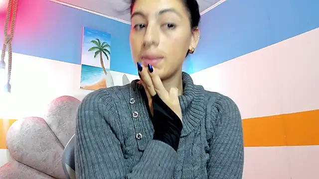 Snapshot of moon_winy chatting on October 30, 11:44 am moon winy online show from October 30, 11:44 am