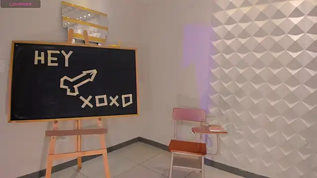 ScarlettBlaze  online show from October 31, 1:01 pm