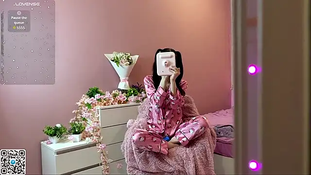 catchthiscouplle online show from October 31, 10:55 pm