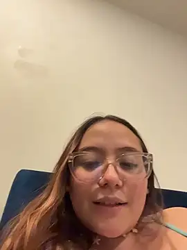 Red Lola  online show from December 15, 12:59 am