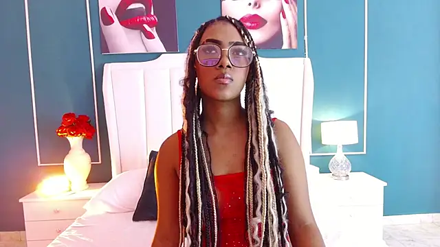 Snapshot of EmmaCourth chatting on November 16, 8:47 pm EmmaCourth online show from November 16, 8:47 pm