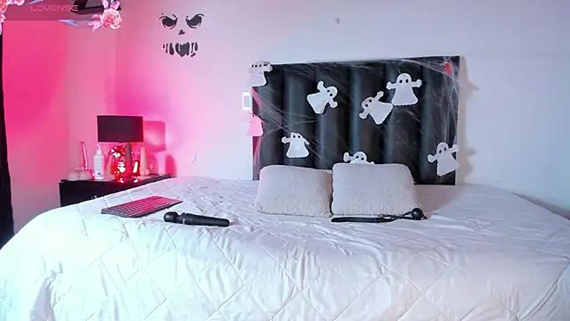 MelanieKimm online show from October 22, 5:34 pm