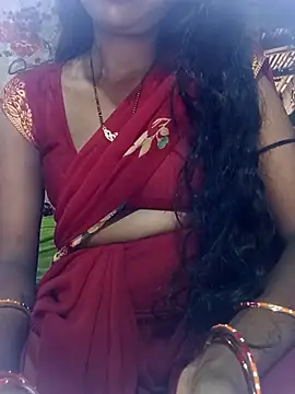 Snapshot of Hot_Lilly02 chatting on November 2, 5:43 am Hot Lilly02 online show from November 2, 5:43 am